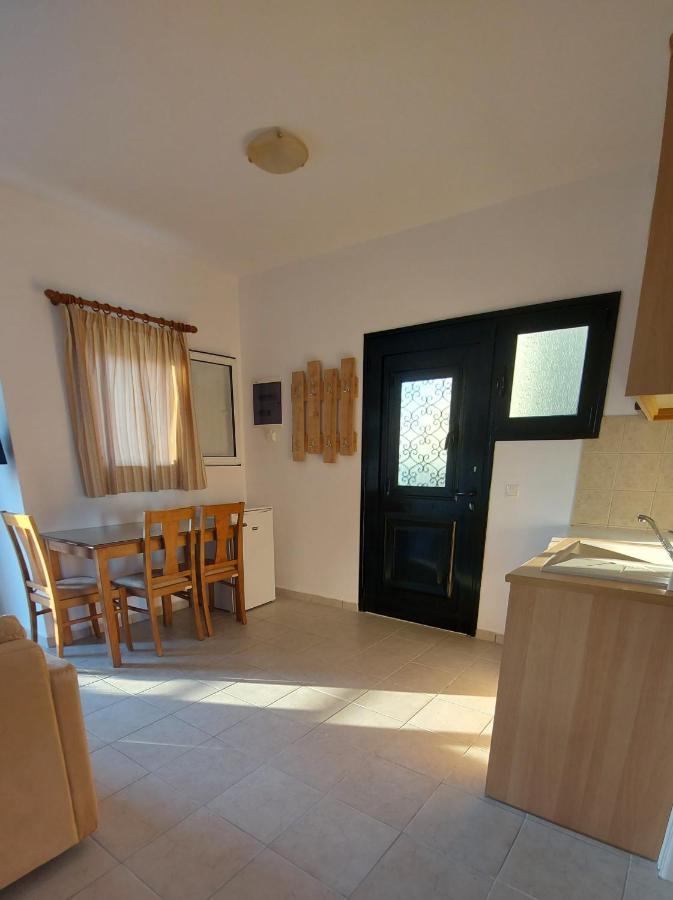 C-View Apartments Megalochori  Luaran gambar