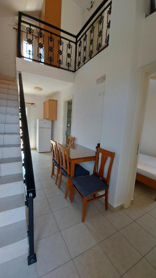 C-View Apartments Megalochori  Luaran gambar