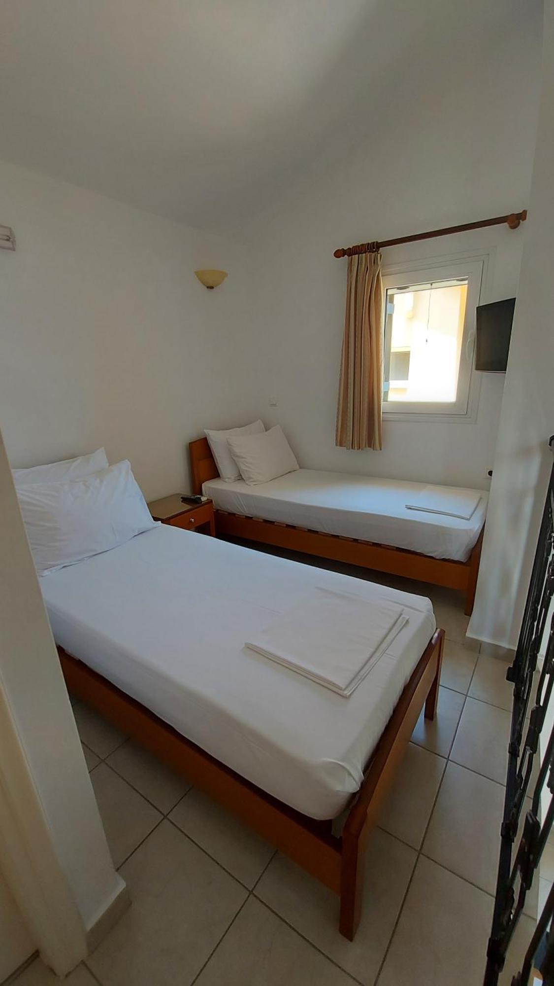 C-View Apartments Megalochori  Bilik gambar