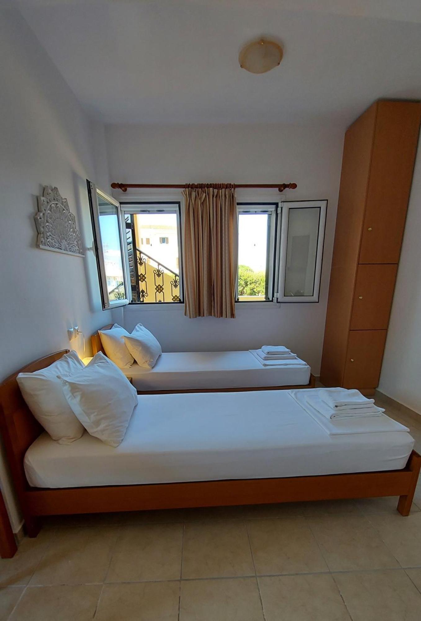 C-View Apartments Megalochori  Bilik gambar