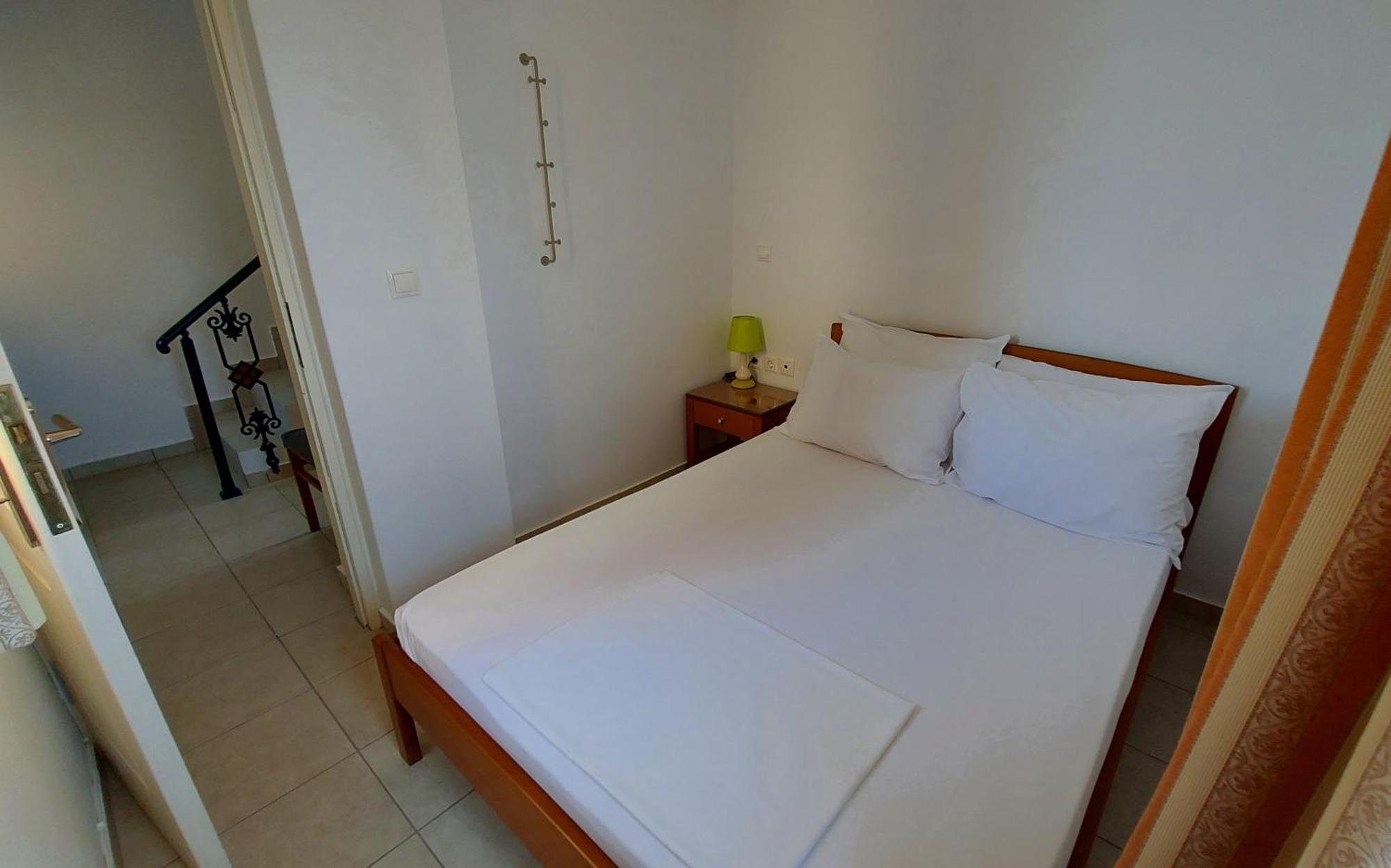 C-View Apartments Megalochori  Bilik gambar