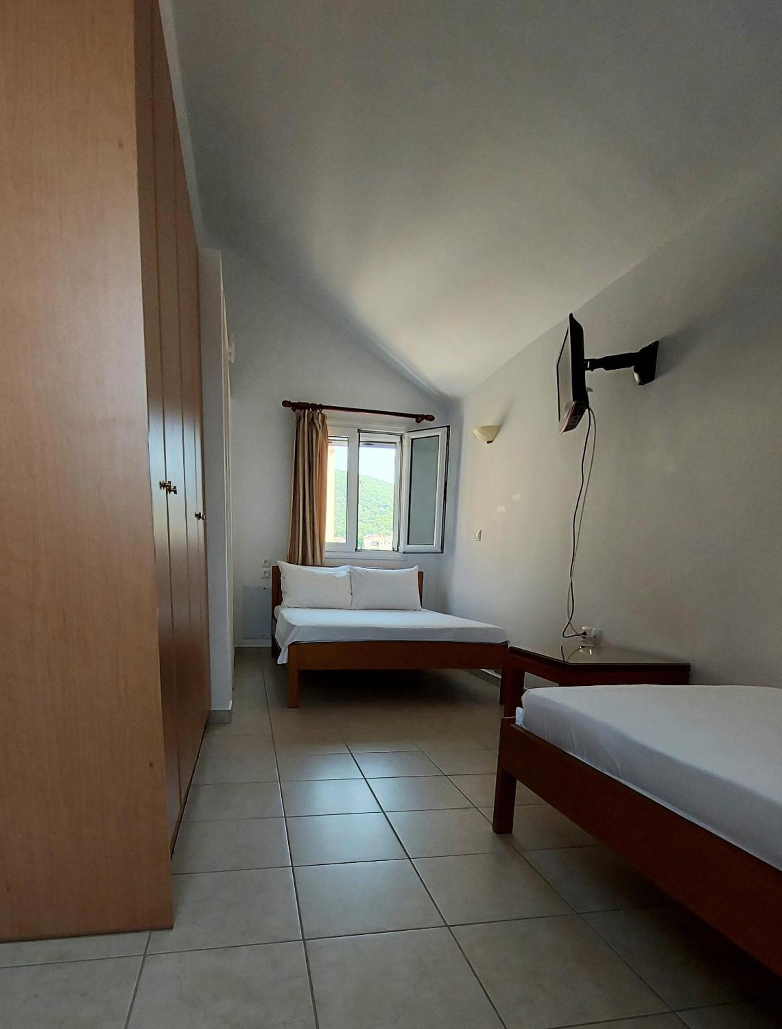 C-View Apartments Megalochori  Bilik gambar