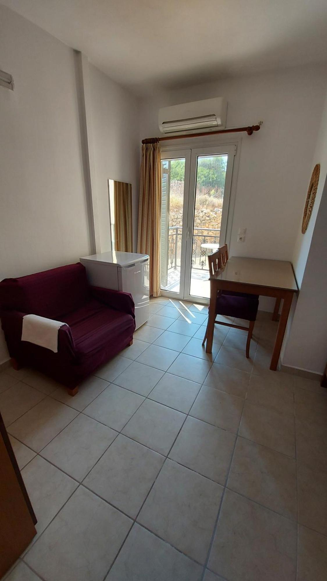 C-View Apartments Megalochori  Bilik gambar