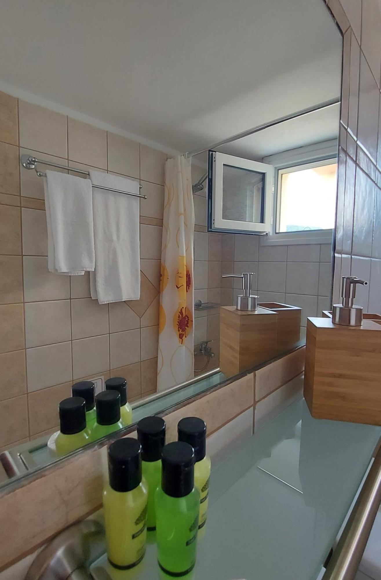 C-View Apartments Megalochori  Bilik gambar